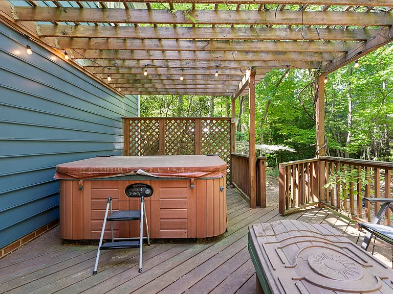 1011 New Chester Ct — Photo 50