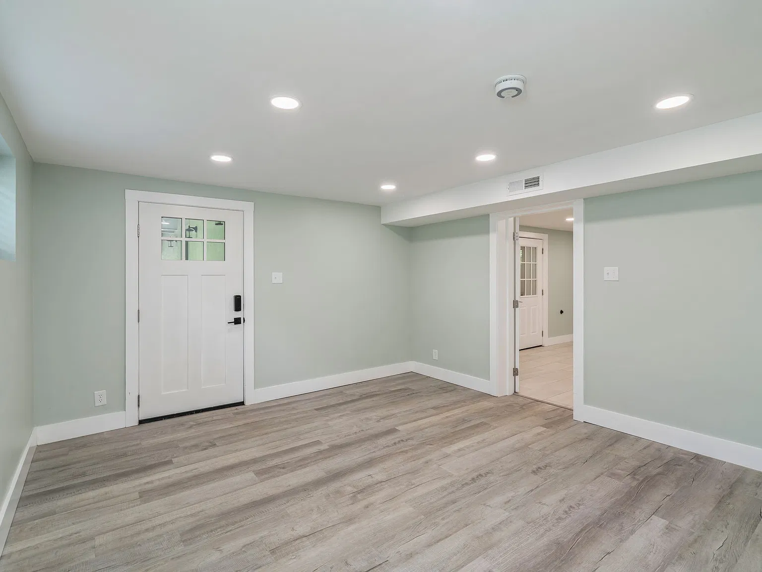 4 bed, 2073 sqft, $2,550 — Photo 4