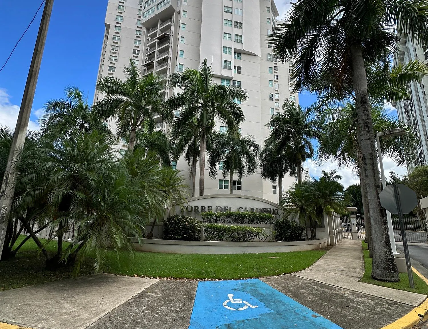 Torre Del Cardenal (Condominio) — Photo 1