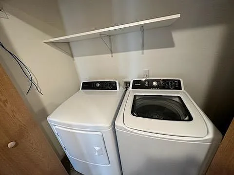 922 Adams Ct #802 — Photo 8