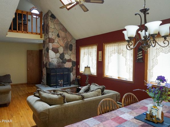 102 Winding Brook Dr, Shohola, PA 18458