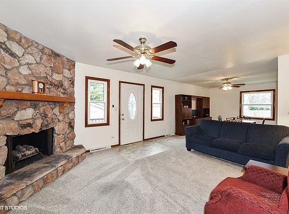 5th image of 105 Hiawatha Dr