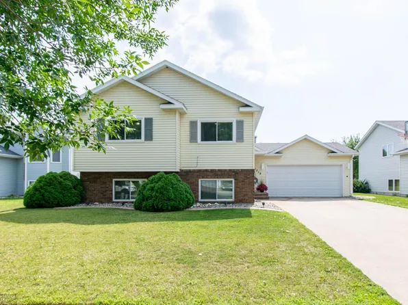 1019 4th Ave E, West Fargo, ND 58078