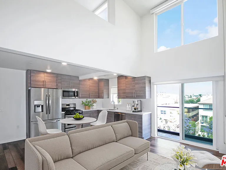 3667 Mentone Ave #5 — Photo 3
