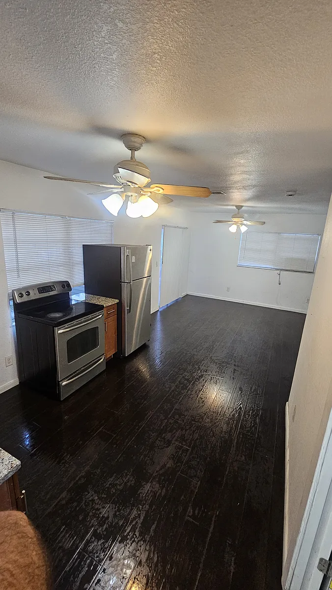 Building Photo - 1720 Salem Dr #2
