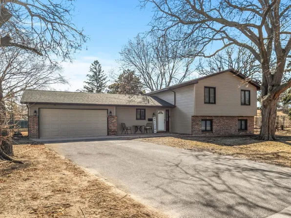 509 Lyn Park Ln N, Minneapolis, MN 55411