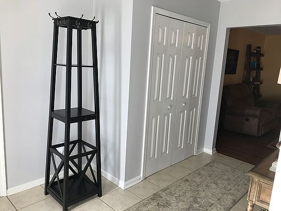 5th image of 3747 Marseille Dr