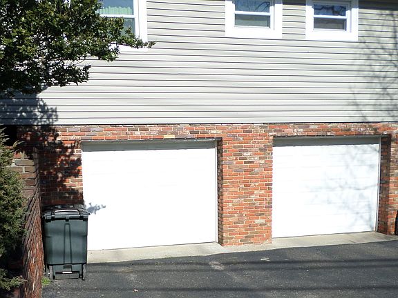 3rd image of 8120 Corteland Dr