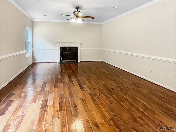 3rd image of 120 Scotch Pine Dr