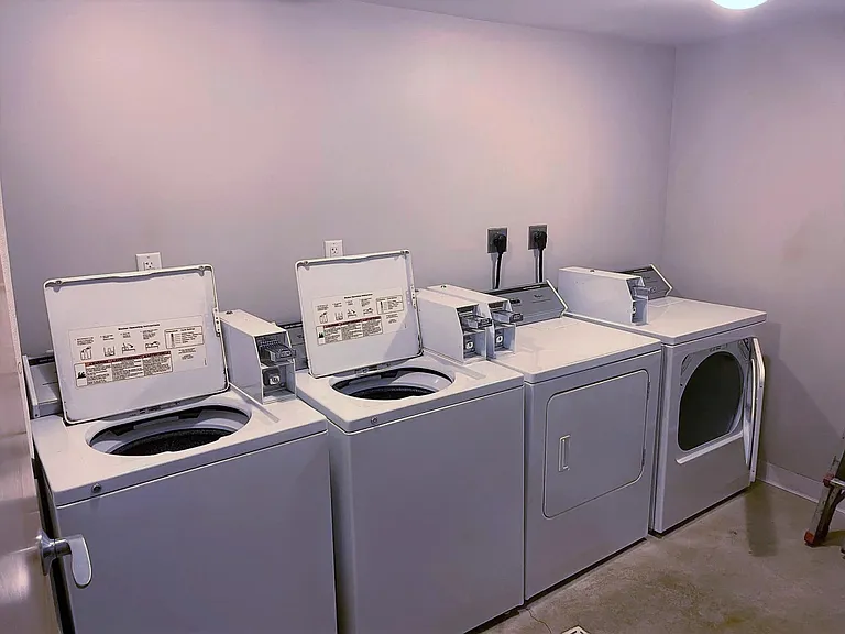 146 S Market St #240 — Photo 7