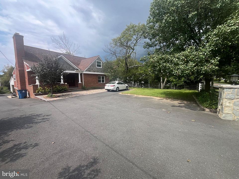 1st image of 2836 Cedar Ln