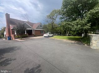 2836 Cedar Ln, Vienna, VA 22180