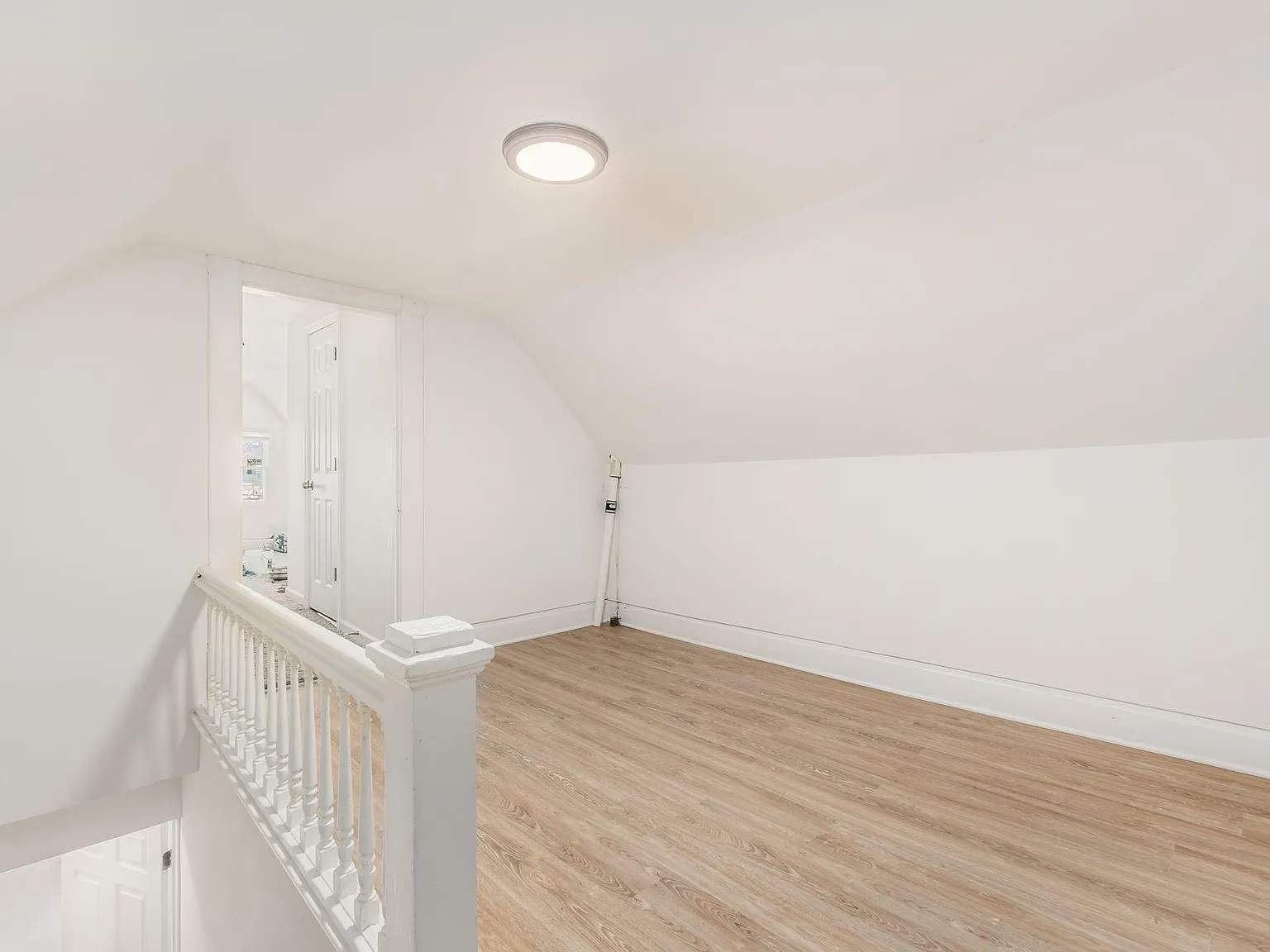 4 bed, $1,700 — Photo 2