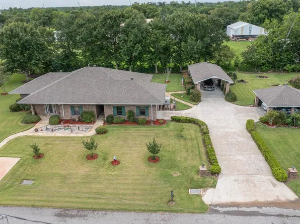305 Gemini St, Larose, LA 70373