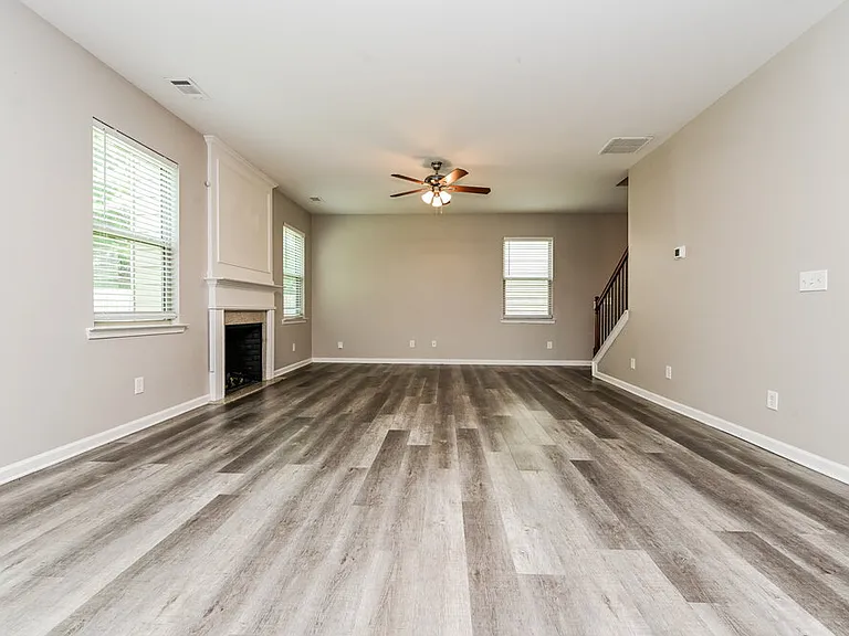 4325 Comfort Trl — Photo 6