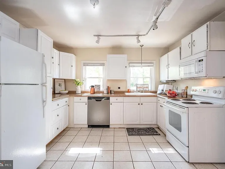 7019 Signal Hill Rd — Photo 22