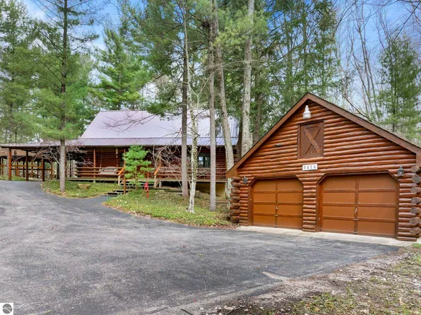 5414 Birch Glen Rd, Lake Ann, MI 49650