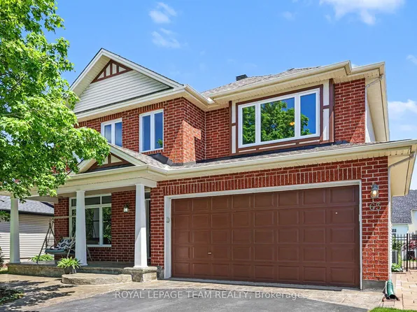 65 Osprey Cres, Ottawa, ON K2M 2Z8