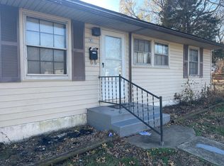 436 Caithness Rd, Saint Louis, MO 63137