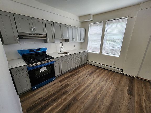 4th image of 17 Sherman Ave