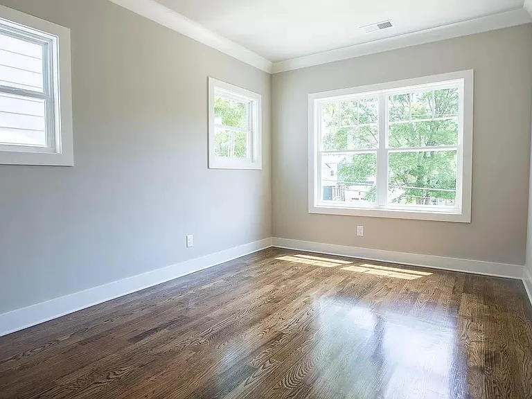 1409A Chester Ave — Photo 20