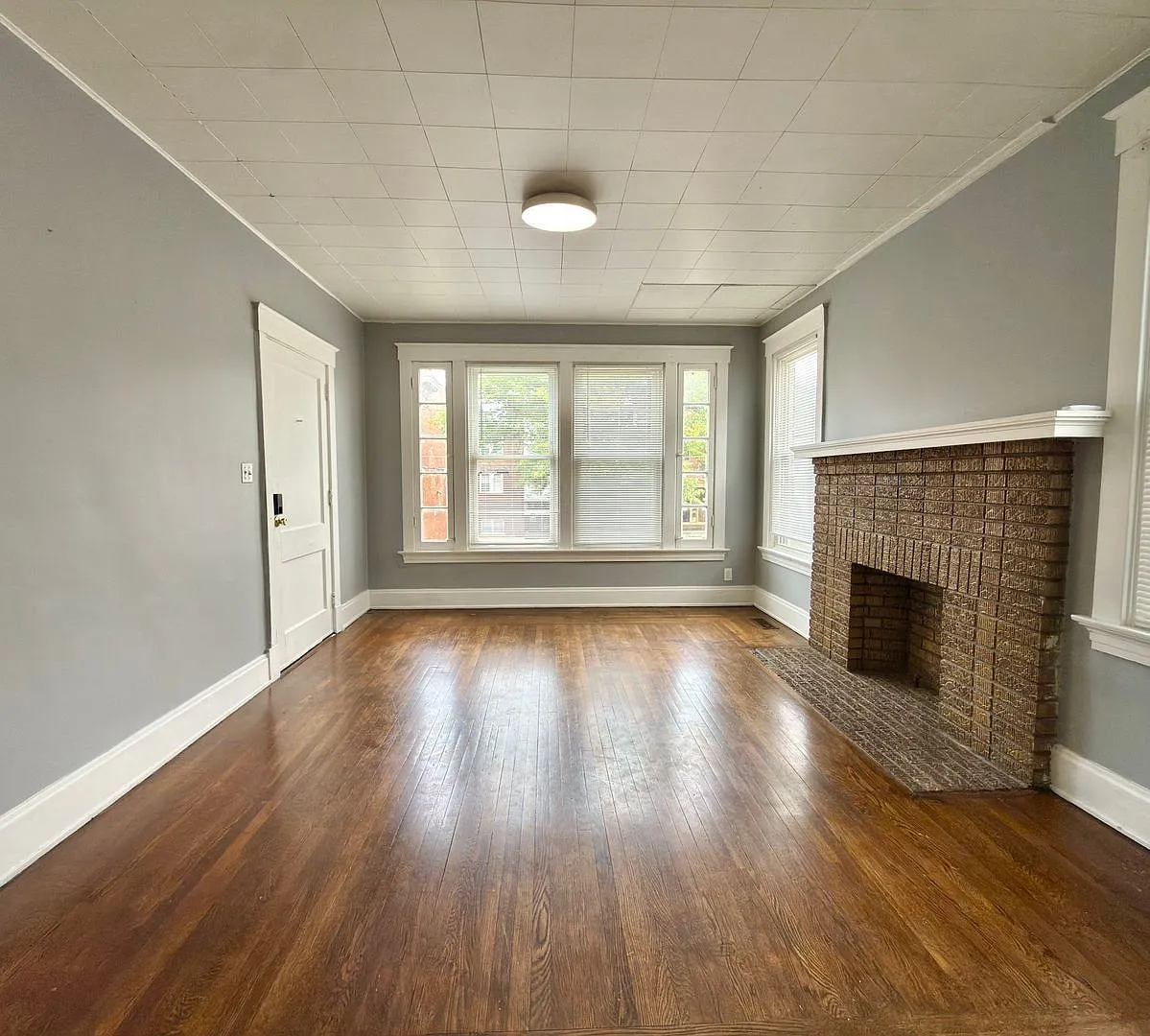 2 bed, 1.0 bath, $1,195 — Photo 3
