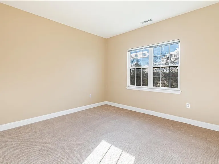 North Pointe Apartments — Photo 81