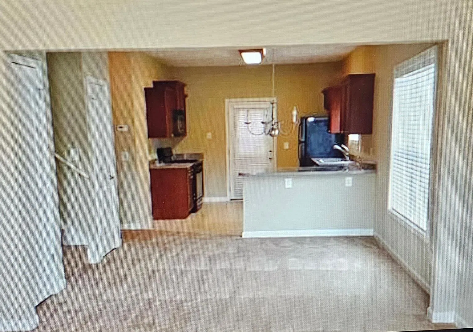 3 bed, 1826 sqft, $1,950 — Photo 2