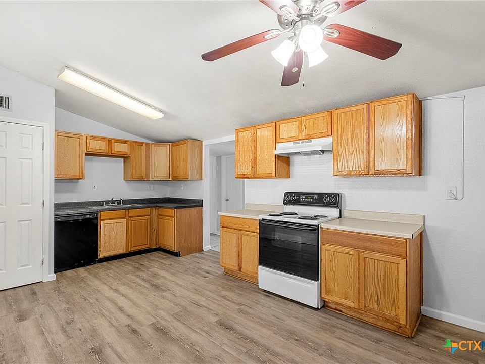 1st image of 810 Evergreen Dr