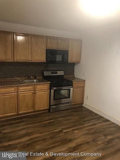 2nd image of 1605 Chelten Ave