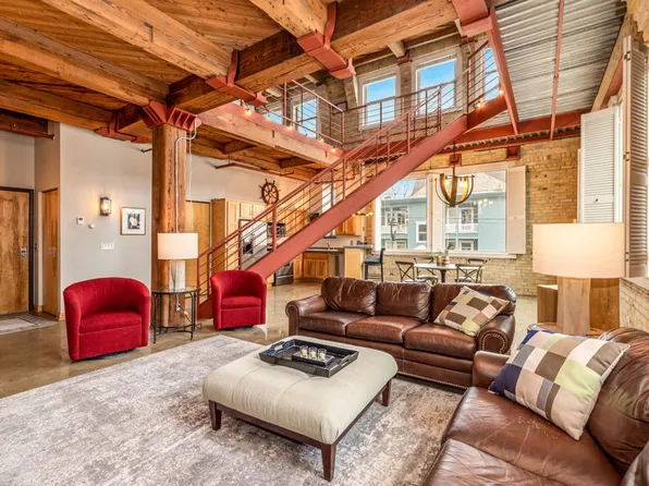 904 E Pearson St Unit 107, Milwaukee, WI 53202