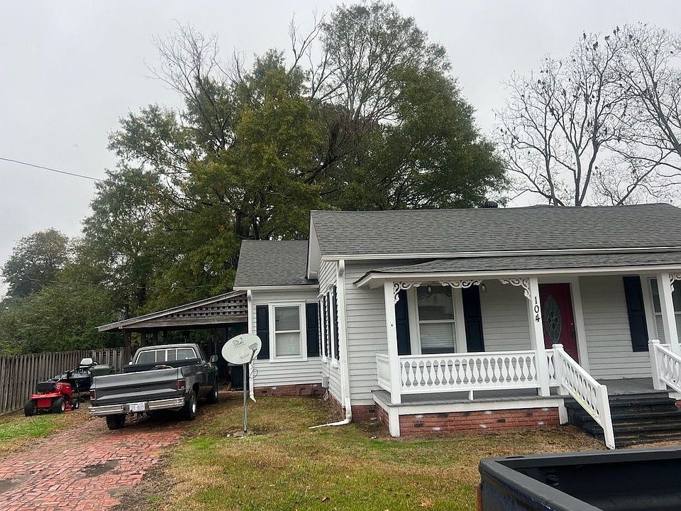 2nd image of 104 W Middle St