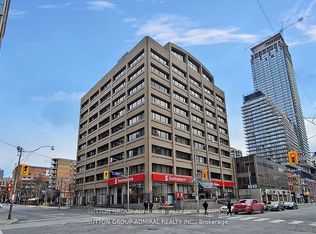 555 Yonge St #915, Toronto, ON M4Y 3A6