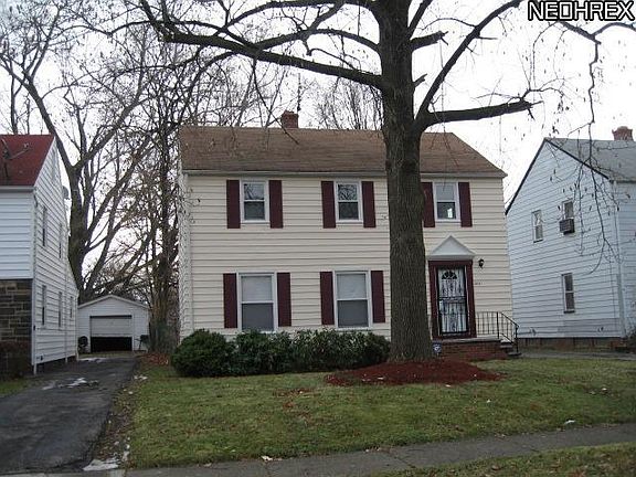 4th image of 3831 Lee Heights Blvd