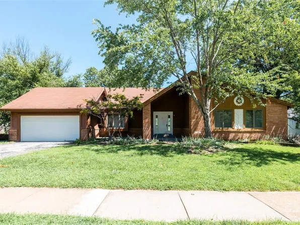 16365 Peppermill Dr, Chesterfield, MO 63005