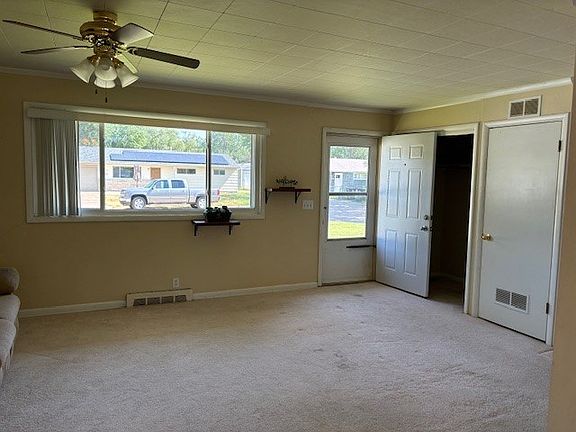 3rd image of 1521 Pawnee Ave