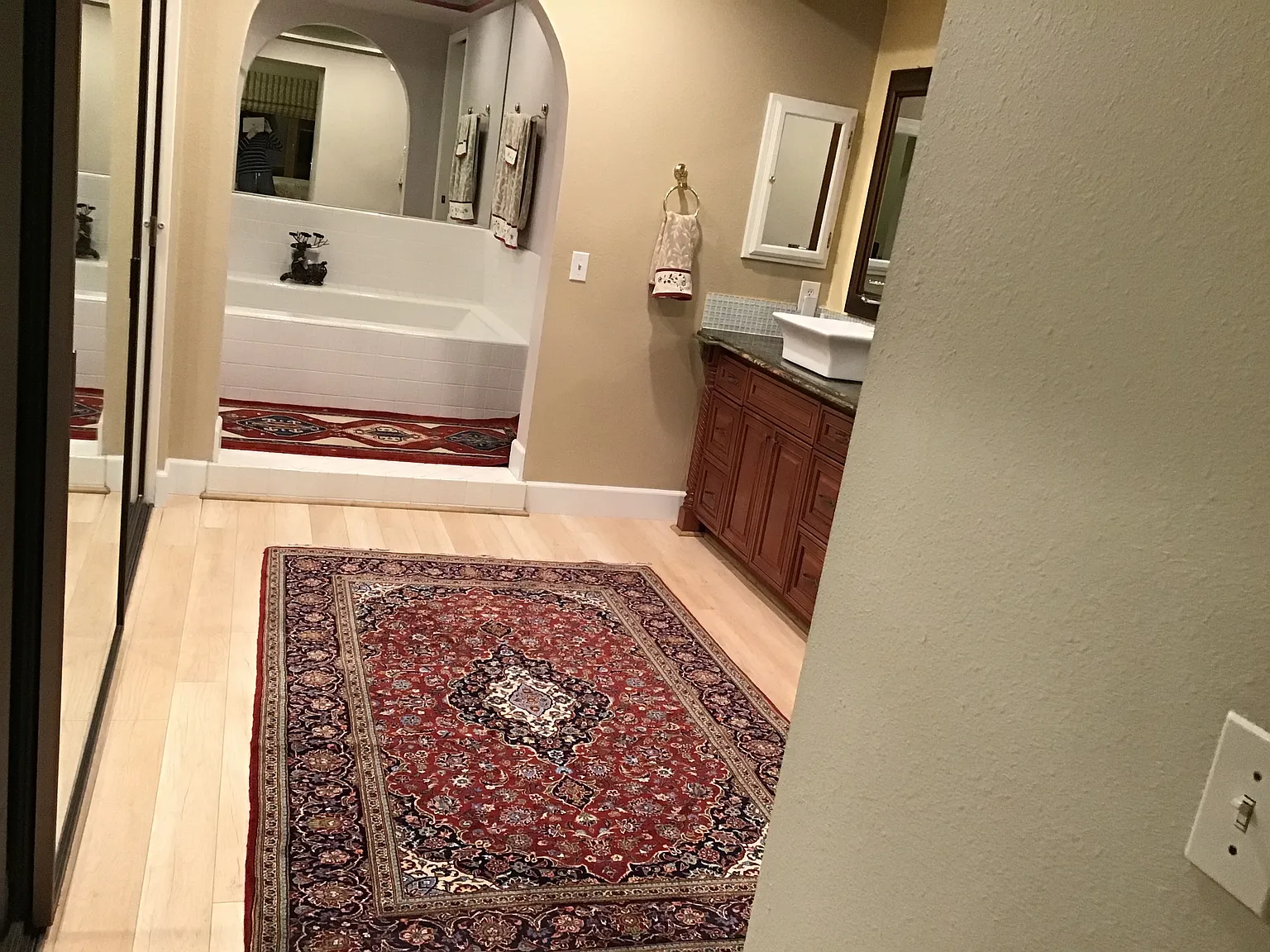 Studio, 1.5 bath, 450 sqft, $2,800 — Photo 2