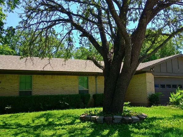 112 Pecos St, Glen Rose, TX 76043