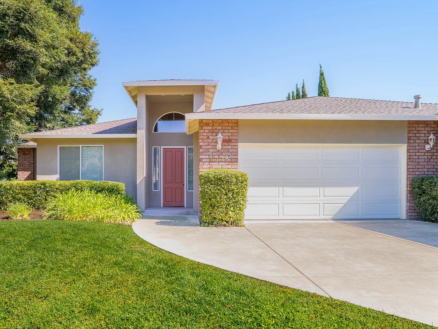 3 bed, 1750 sqft, $4,450 — Photo 3