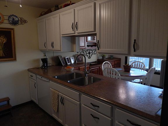 3rd image of 13 Woodland Ct