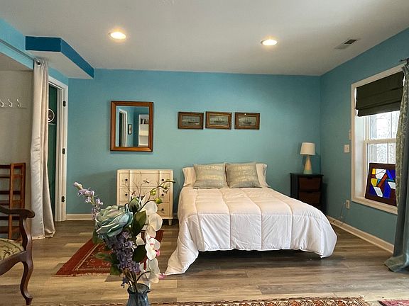 2nd image of 108 Melbourne Park Cir