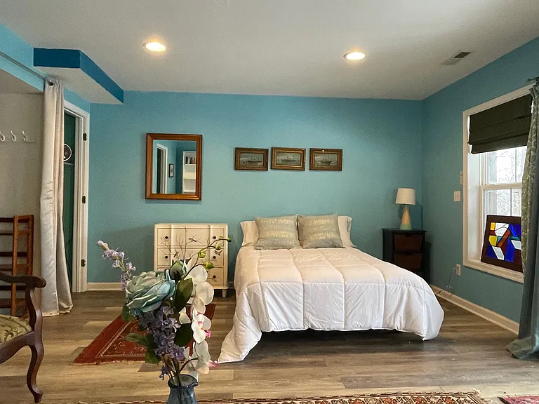 108 Melbourne Park Cir — Photo 2