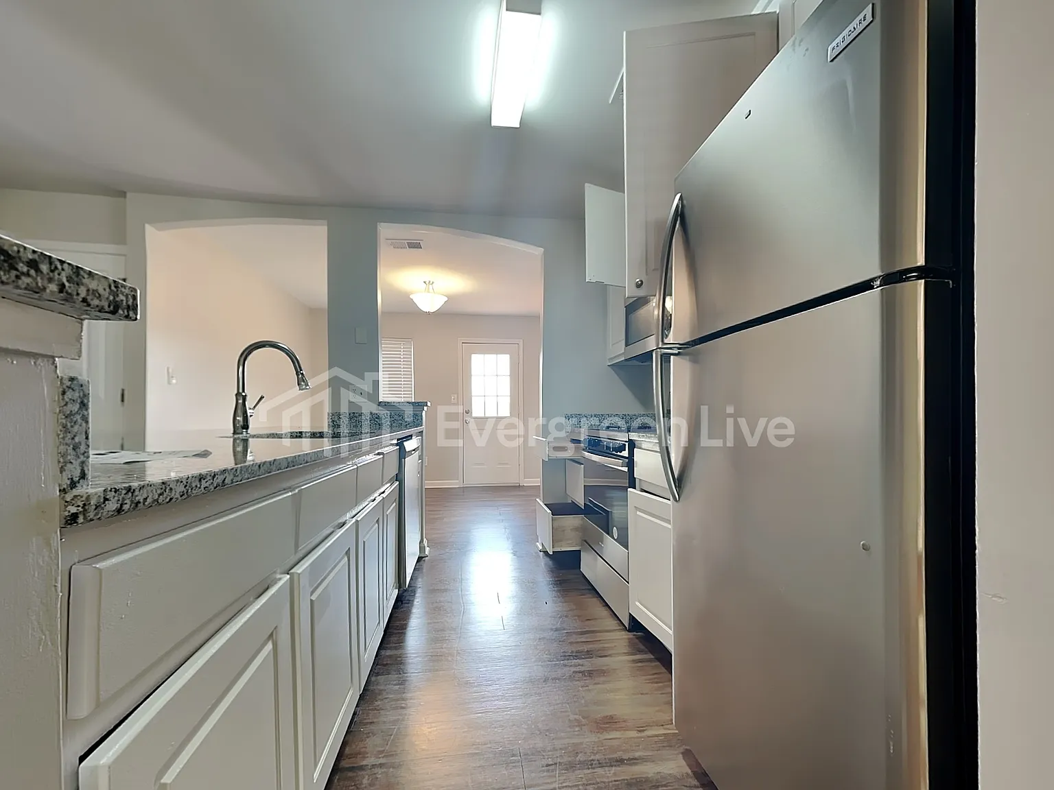 3 bed, 2.0 bath, 1220 sqft, $1,645 — Photo 4