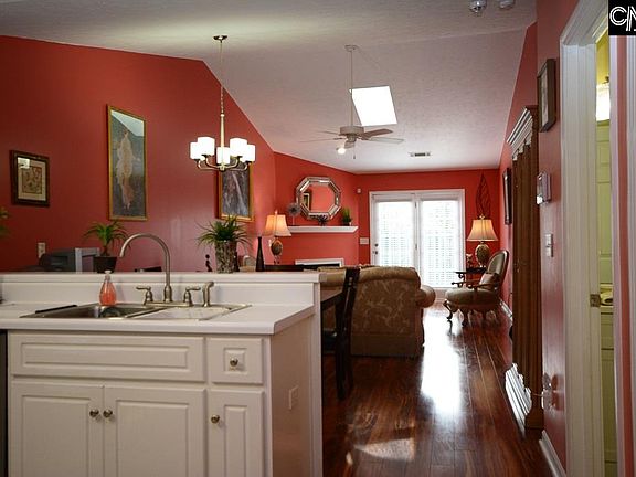 3rd image of 161 Crestland Dr