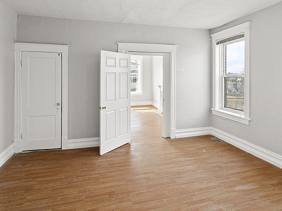 4th image of 4457 Lee Ave