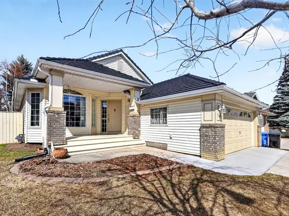 711 Diamond Ct SE, Calgary, AB T2J 7E2