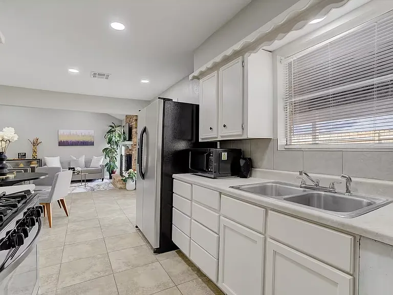 23919 Hunter Spring Cir — Photo 5