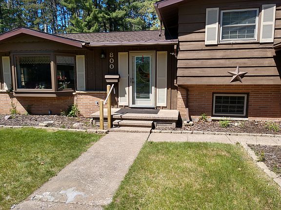 2nd image of 800 S Hemlock St