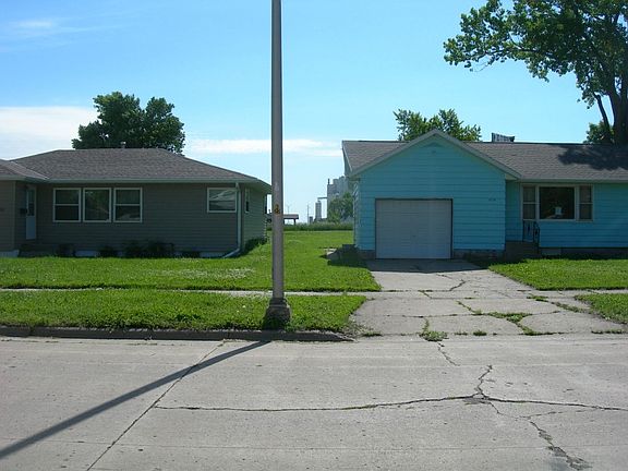 3rd image of 1218 Douglas Ave