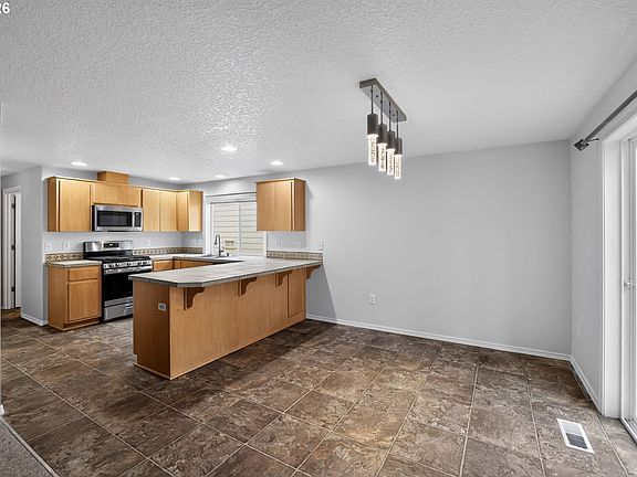 4th image of 3548 S 4th Way